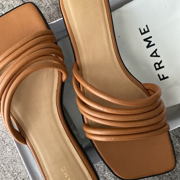 FRAME LE CAPRI STRAPPY SLIDE SANDAL IN TOBACCO - Picture 7 of 7